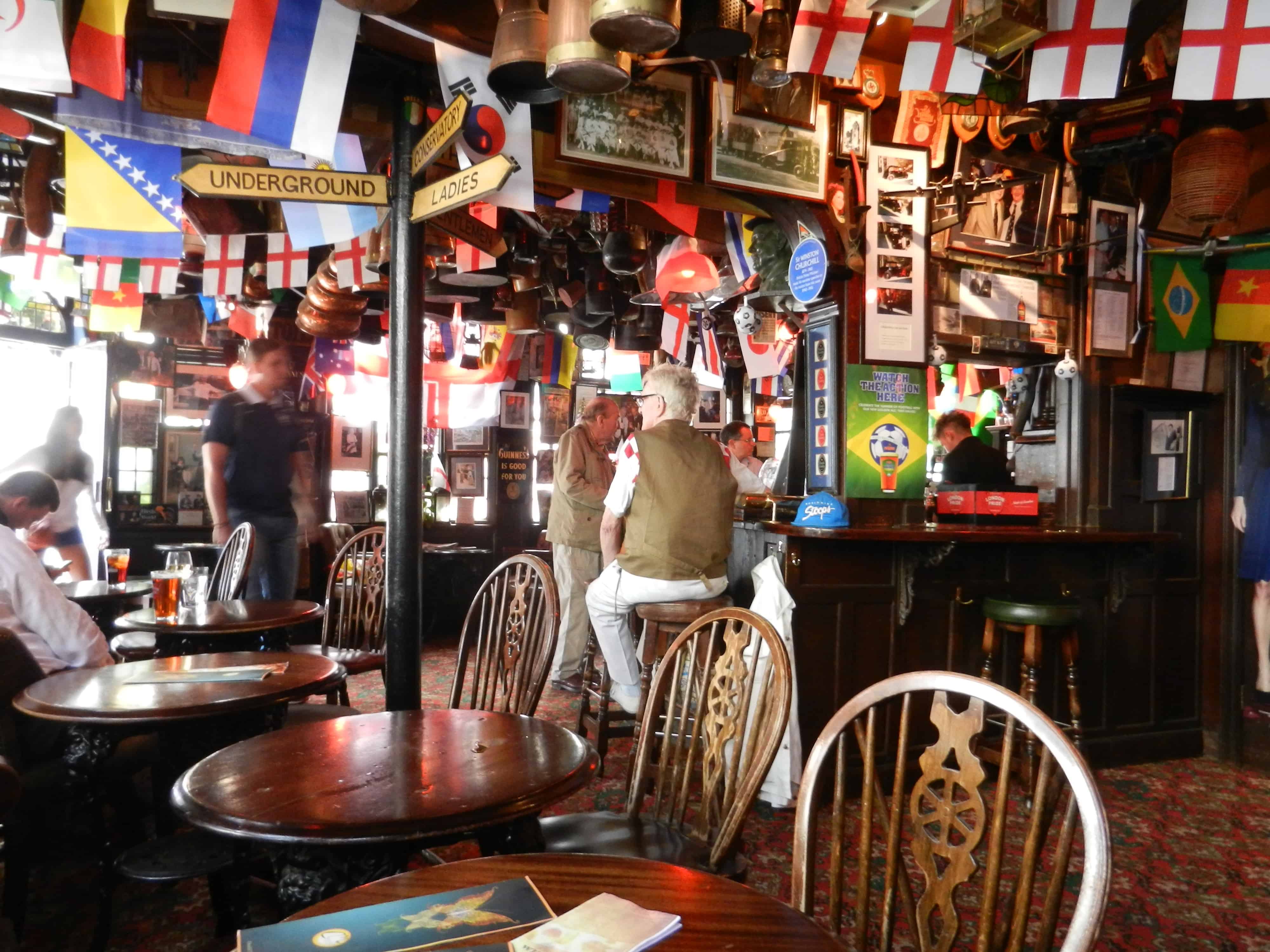 Churchill Pub 2014-06-20 21.55.56